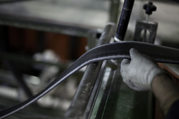 gomma Comet acquisisce Laborsil